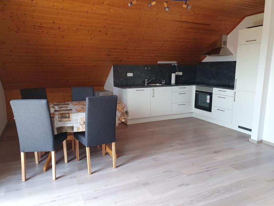Ferienwohnung Zur Schoenen Aussicht ブーヒェン エクステリア 写真